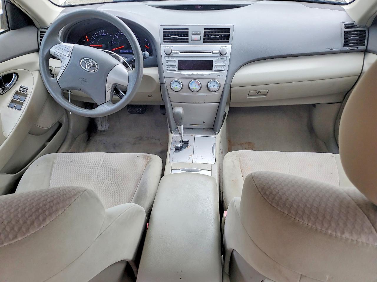 2011 Toyota Camry Le Gold vin: 4T1BF3EK6BU224254