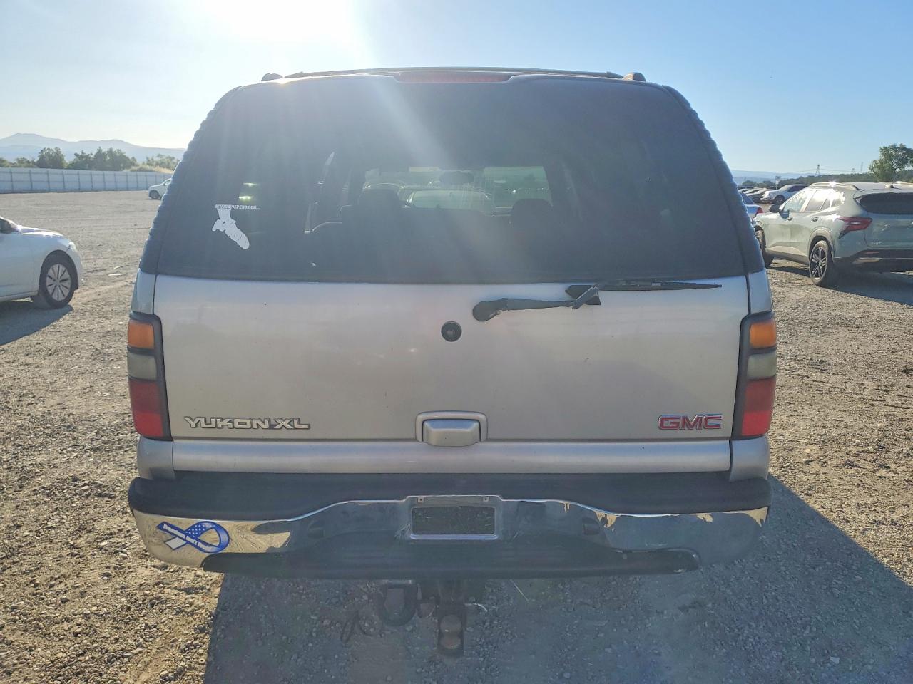 2004 Gmc Yukon Xl K1500 Silver vin: 1GKFK16T64J206553