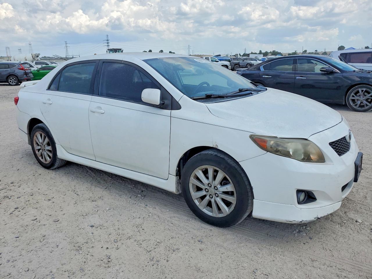 2010 Toyota Corolla S Белый vin: 1NXBU4EE1AZ204000