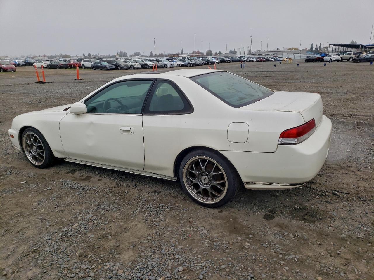 2001 Honda Prelude White vin: JHMBB61431C006557