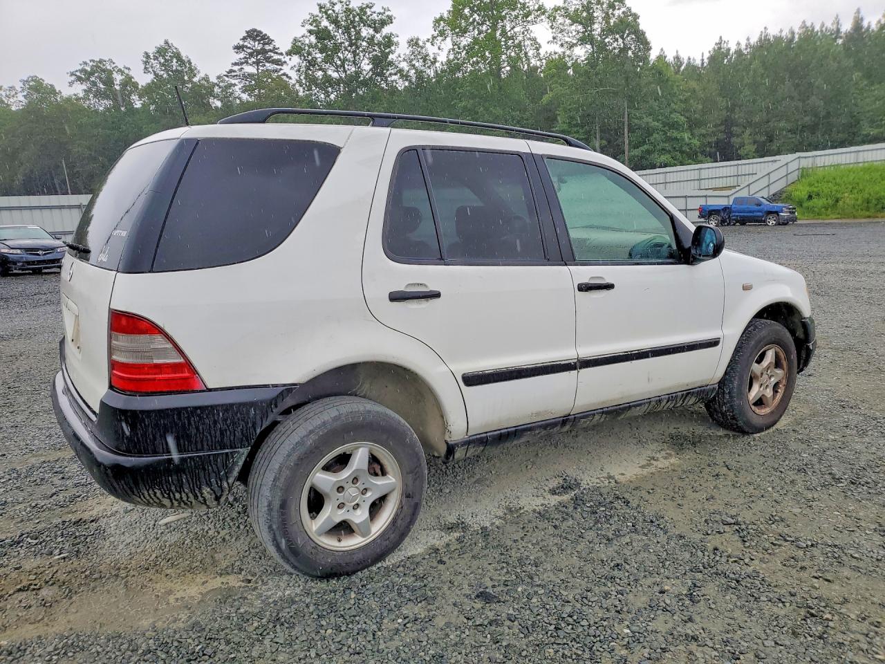 1998 Mercedes-benz Ml 320 White vin: 4JGAB54E2WA031542