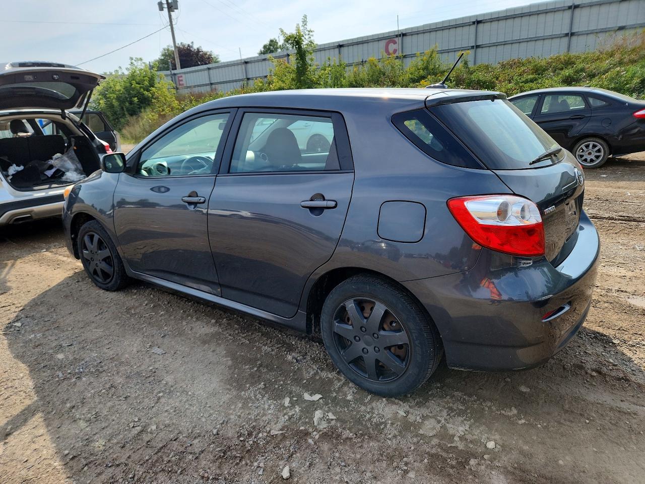 2009 Toyota Matrix Base Gray vin: 2T1KU40E99C115425