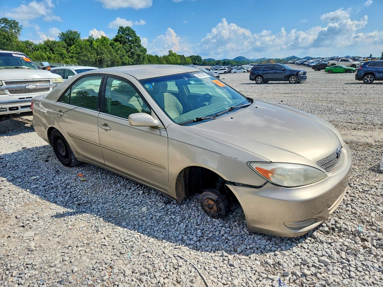 2003 Toyota Camry Le Gold vin: 4T1BE32KX3U190201