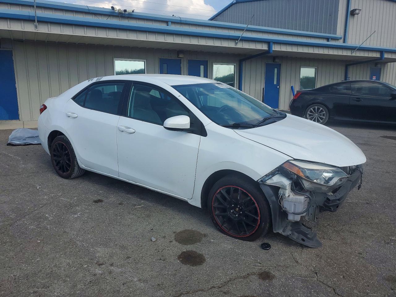 2015 Toyota Corolla Le Белый vin: 5YFBURHE8FP199511