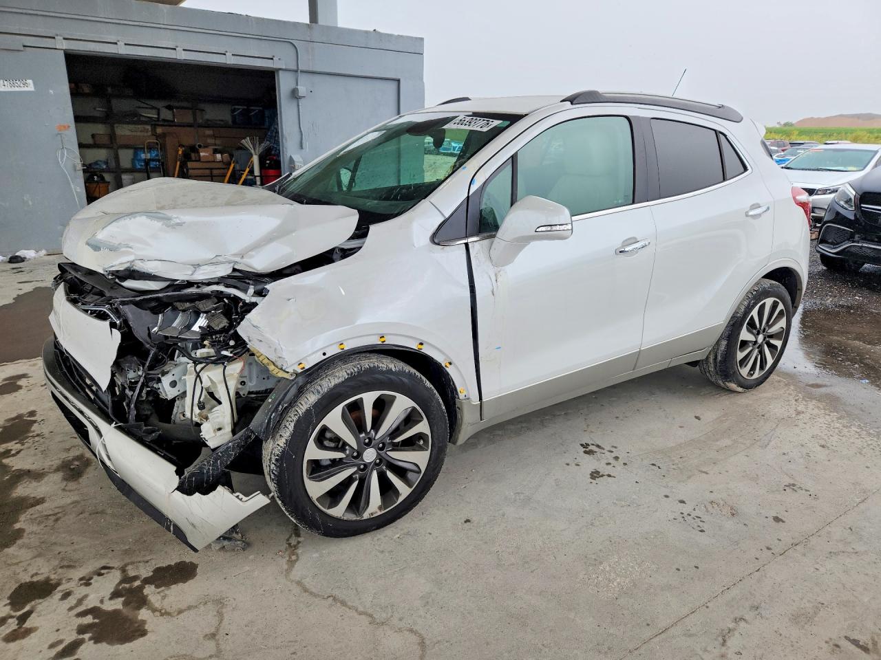 2018 Buick Encore Essence White vin: KL4CJCSB2JB558006