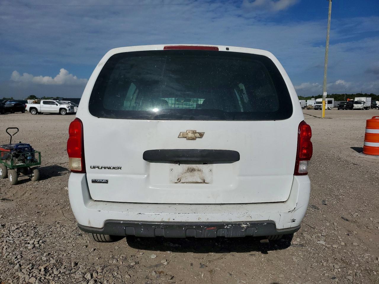 2008 Chevrolet Uplander Incomplete White vin: 1GBDV13W68D116420