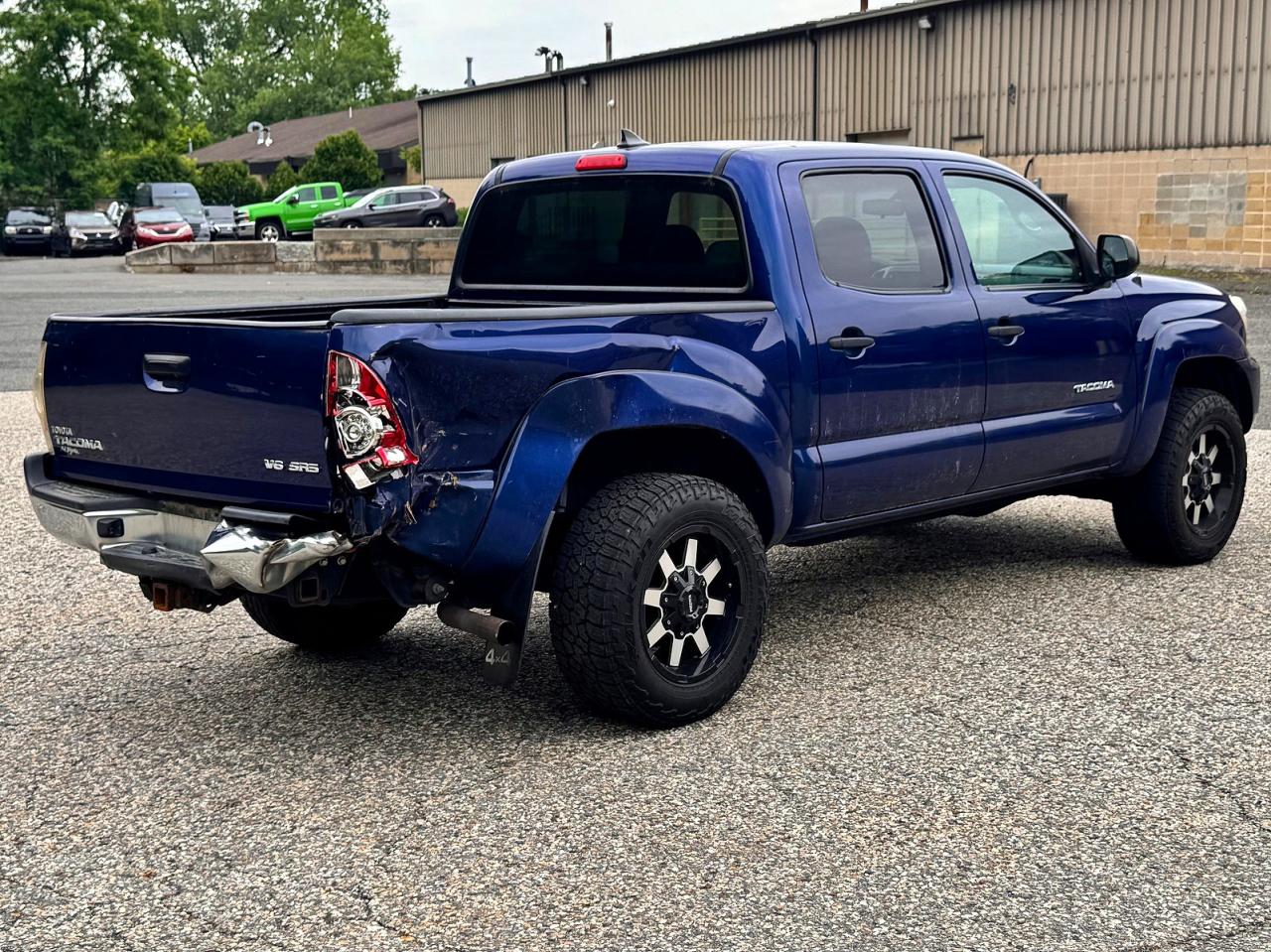 2015 Toyota Tacoma V6 Blue vin: 3TMLU4EN6FM200996