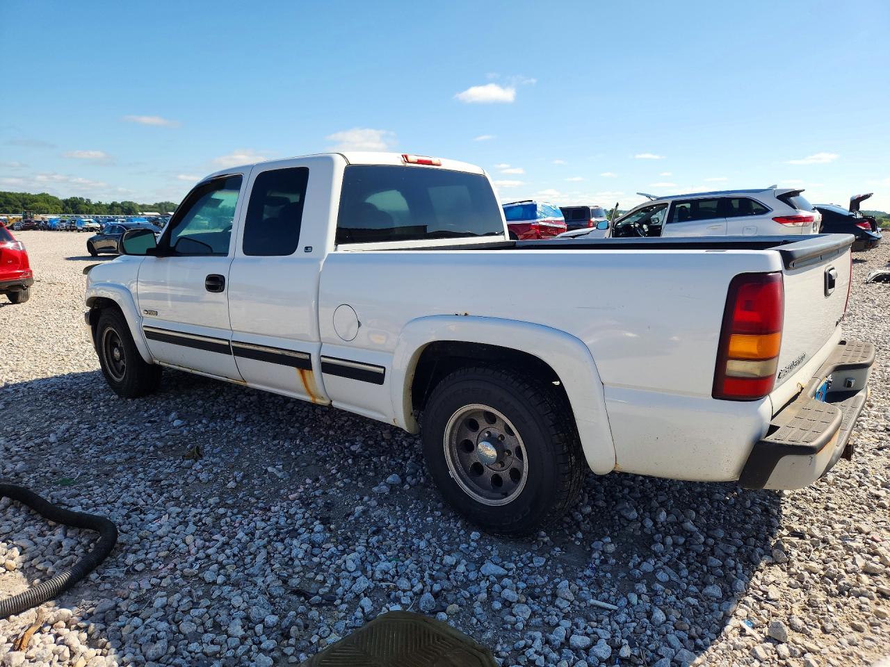 1999 Chevrolet Silverado C1500 White vin: 2GCEC19T9X1143690