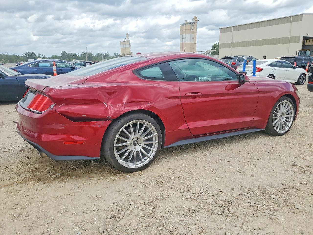 2015 Ford Mustang Red vin: 1FA6P8TH2F5317706