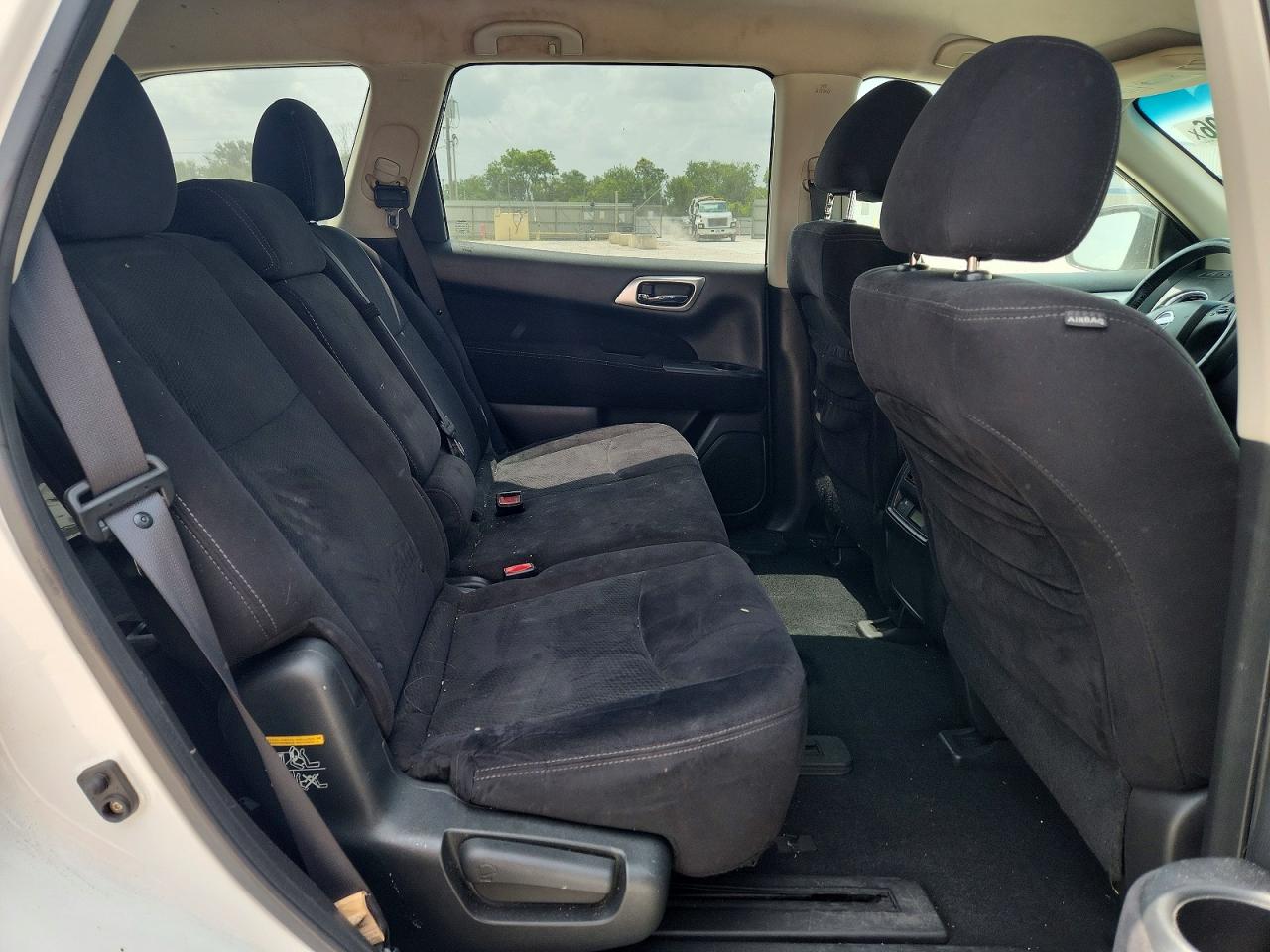 2013 Nissan Pathfinder S White vin: 5N1AR2MM8DC688865