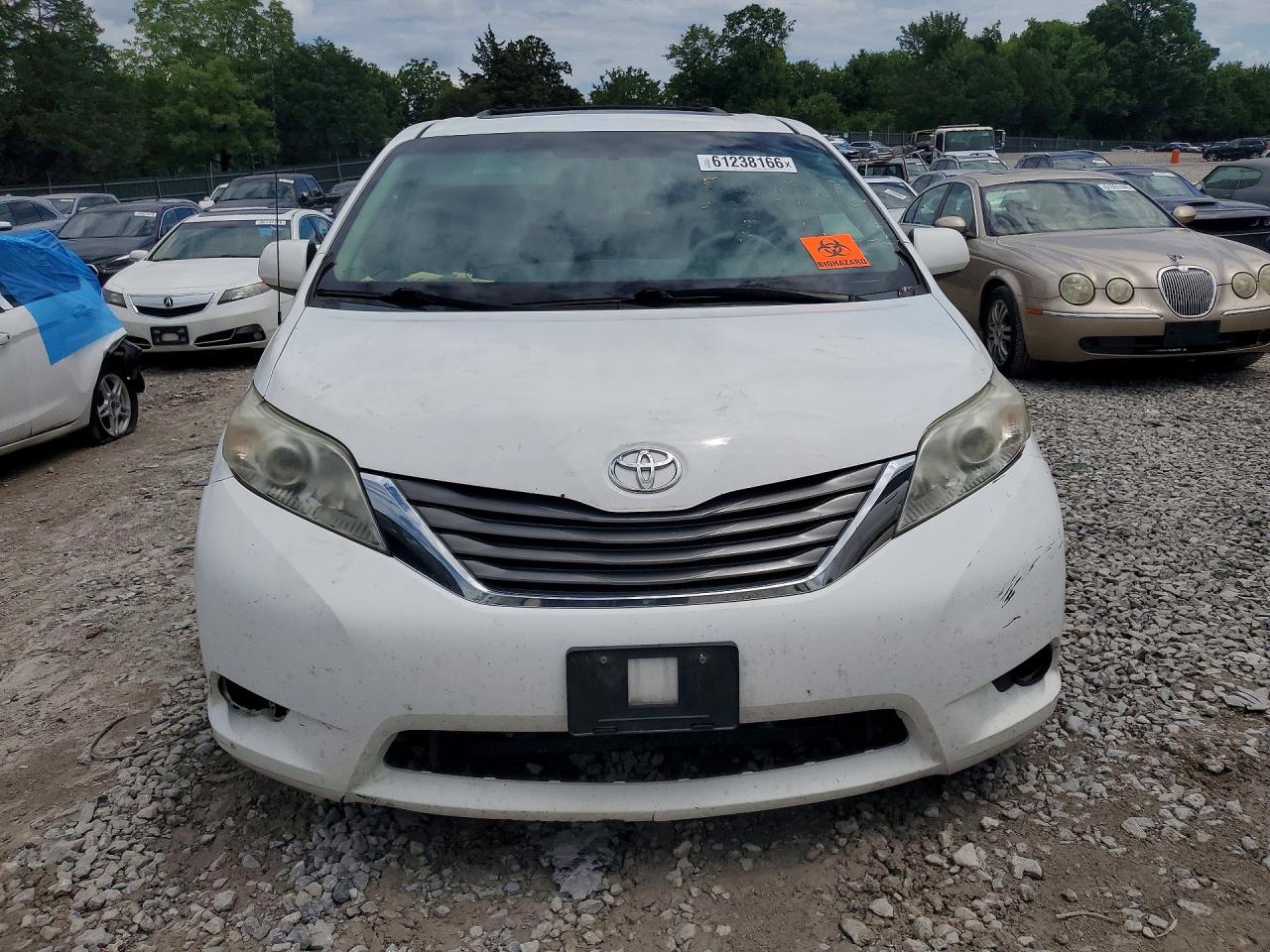 2012 Toyota Sienna Xle 8-passenger Белый vin: 5TDYK3DC8CS279248