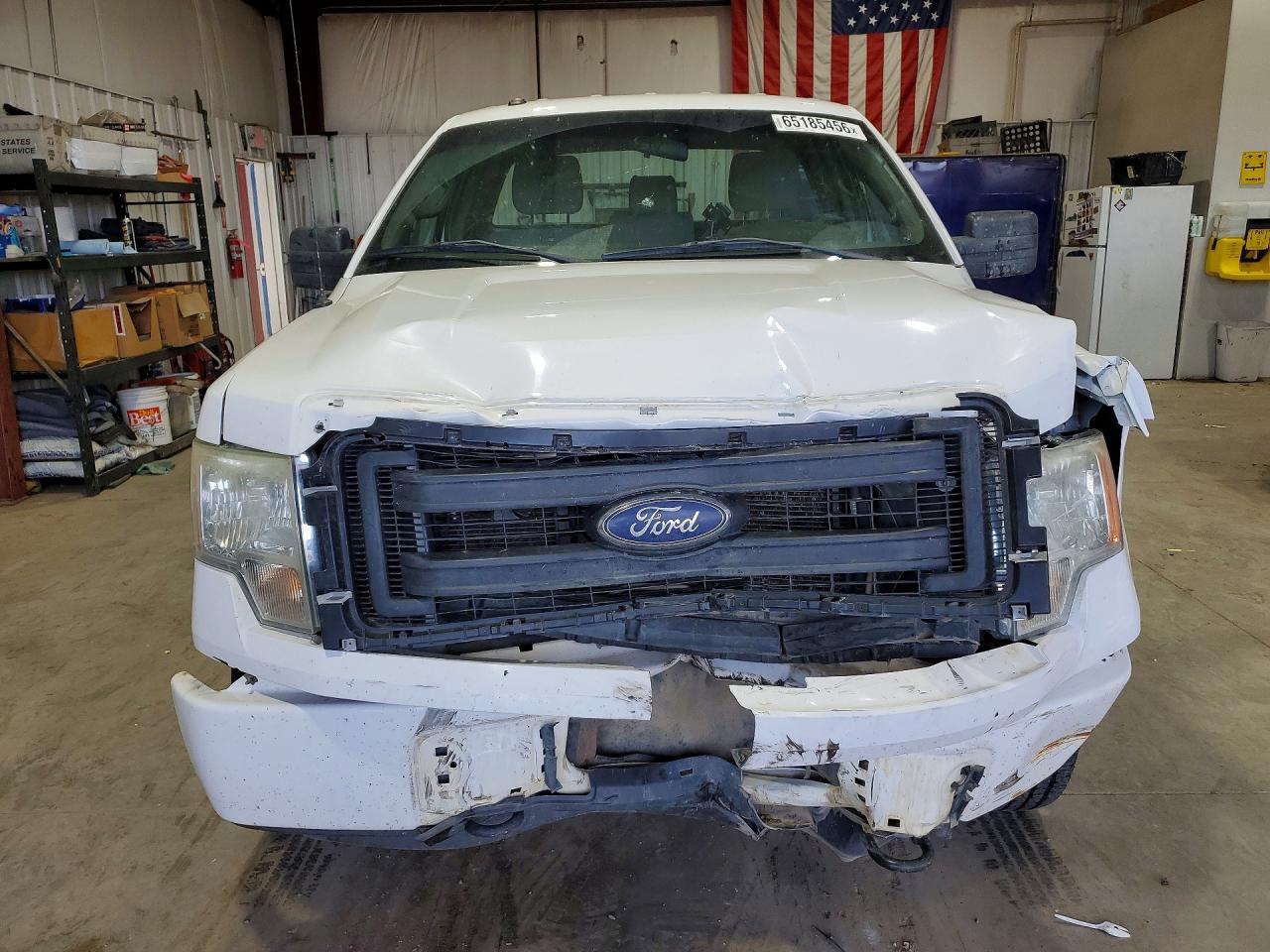 2014 Ford F150 White vin: 1FTMF1EF9EFB12495