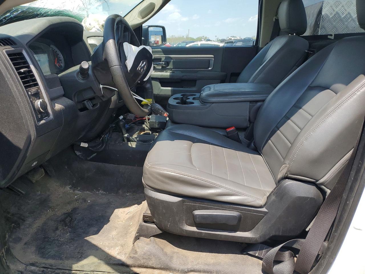2014 Ram 2500 St White vin: 3C6LR5AT3EG142801