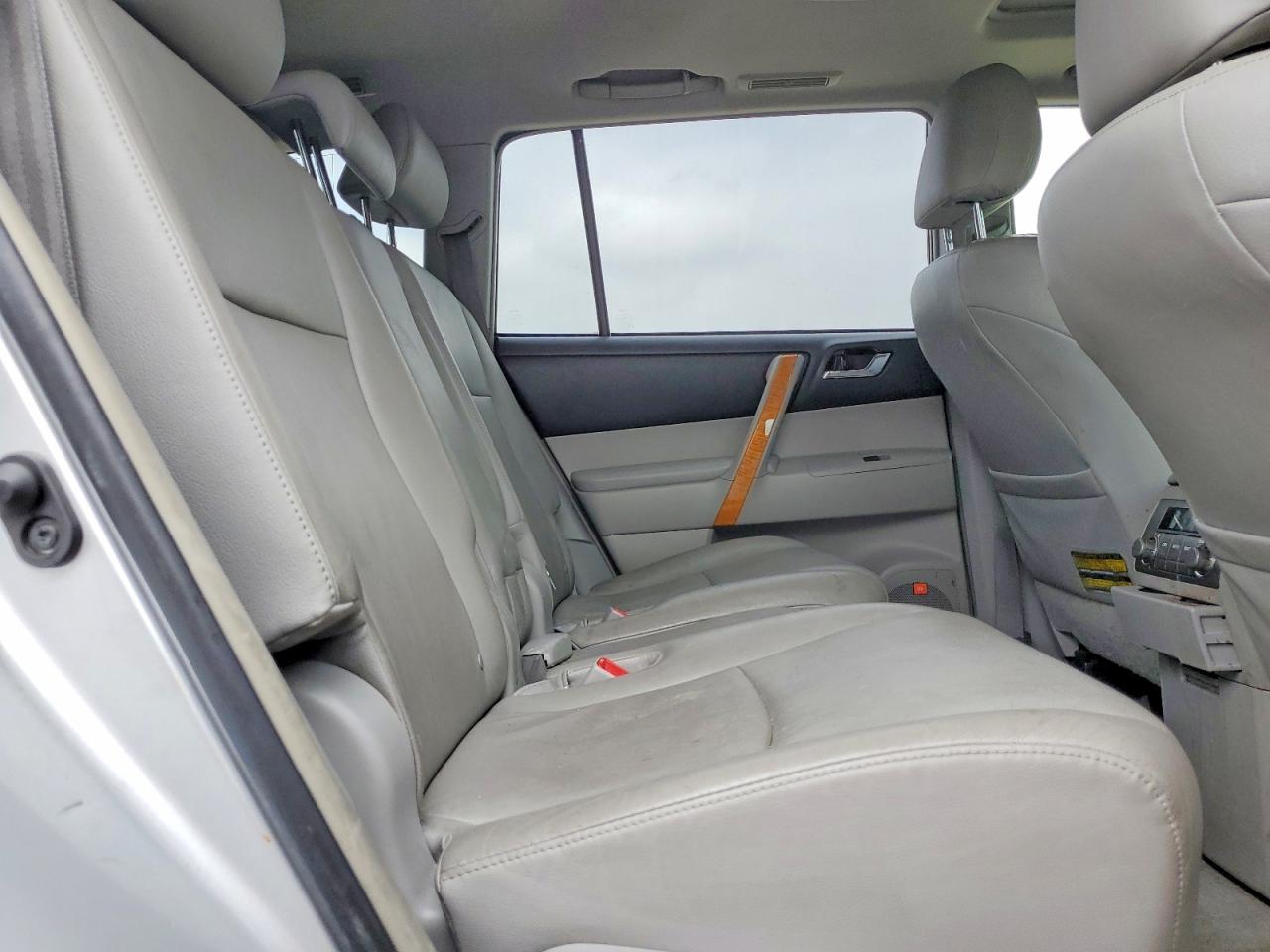 2008 Toyota Highlander Hybrid Limited Silver vin: JTEEW44A982010424