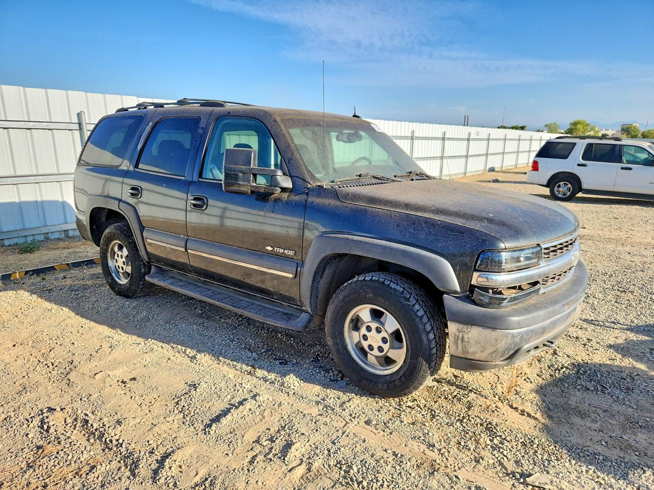2003 Chevrolet Tahoe K1500 Gray vin: 1GNEK13T93R174233