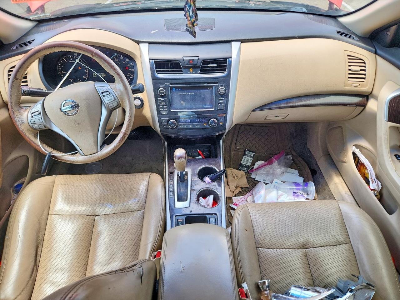 2014 Nissan Altima 2.5 Red vin: 1N4AL3AP7EC415160