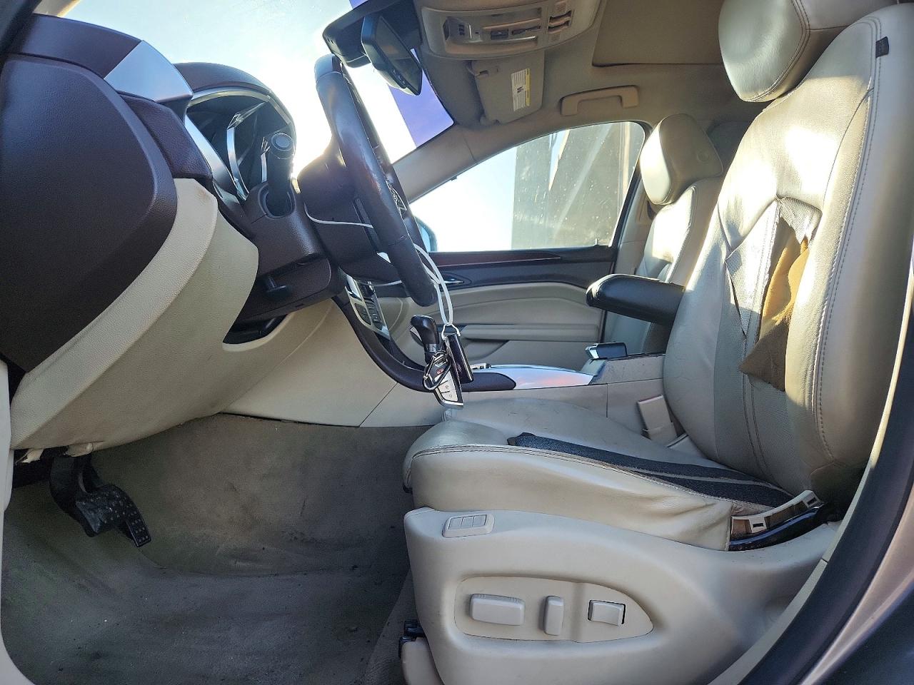 2012 Cadi Srx Luxury Collection Tan vin: 3GYFNAE36CS620556