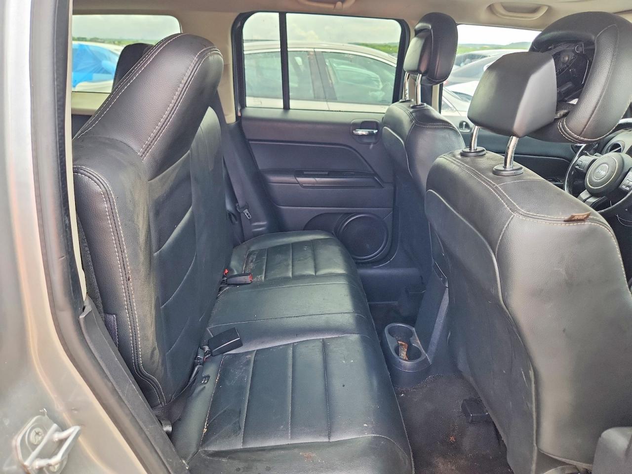 2015 Jeep Patriot Latitude Gray vin: 1C4NJPFA0FD126338