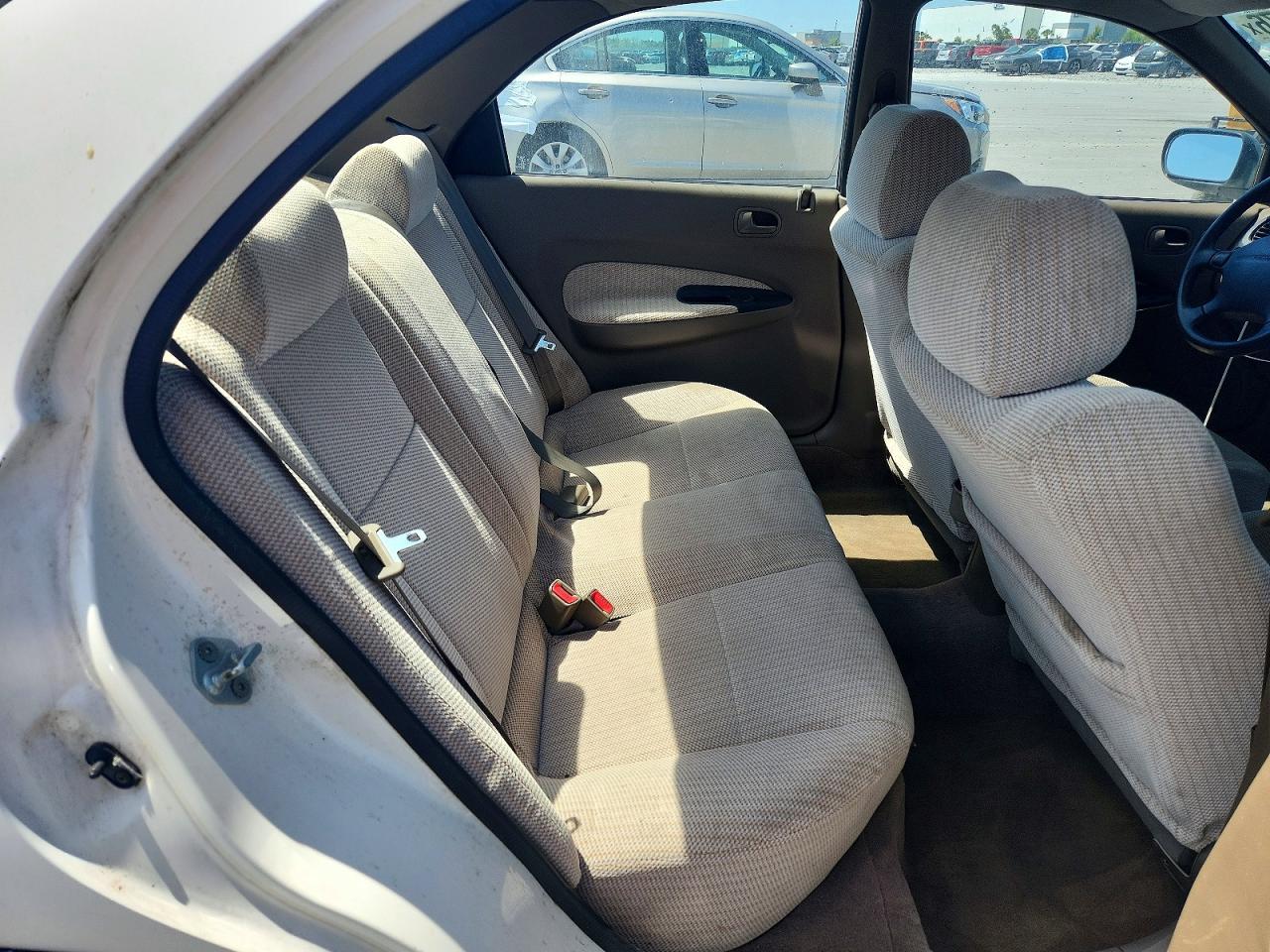 1996 Mazda Protege Dx Белый vin: JM1BB1418T0301499