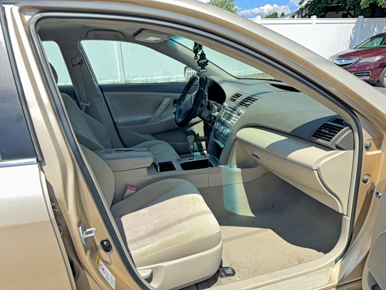 2011 Toyota Camry Base Gold vin: 4T4BF3EK6BR098855