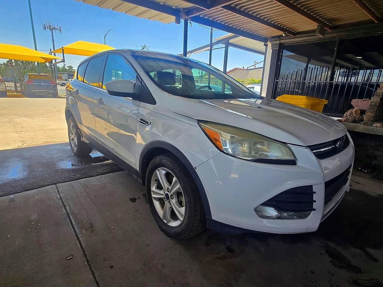 2014 Ford Escape Se White vin: 1FMCU9GX9EUA83206