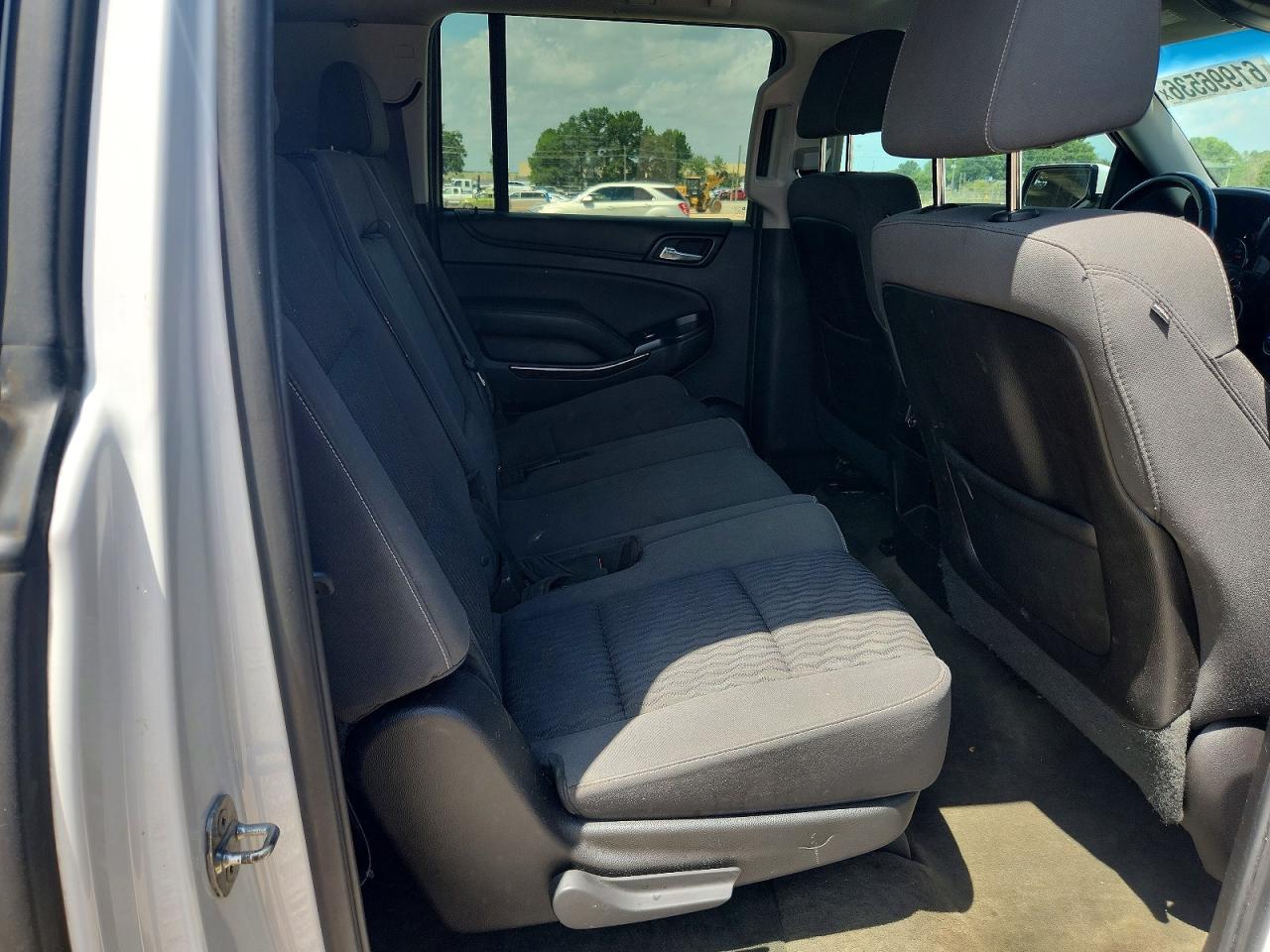 2015 Chevrolet Suburban C1500 Ls Белый vin: 1GNSCHKC0FR250632