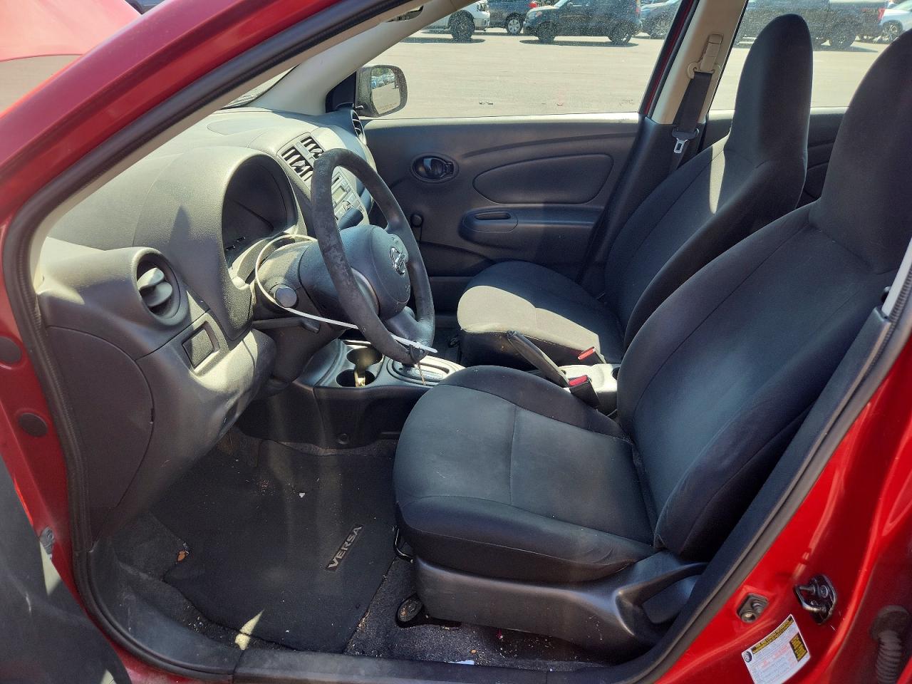 2014 Nissan Versa 1.6 S Красный vin: 3N1CN7AP0EL818893