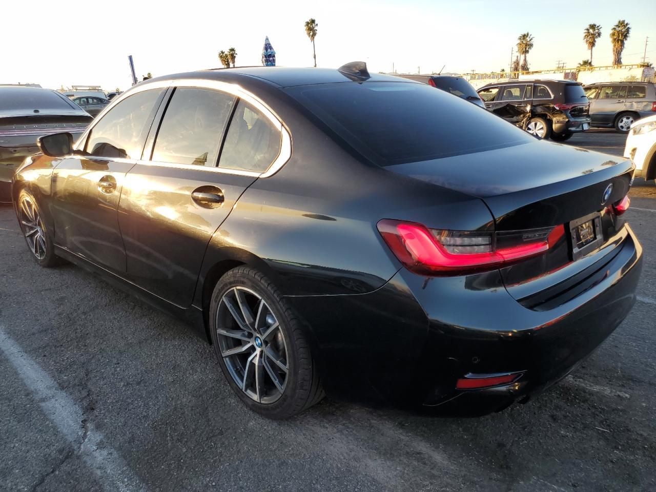 2022 Bmw 330i    Black vin: 3MW5R1J04N8C27833