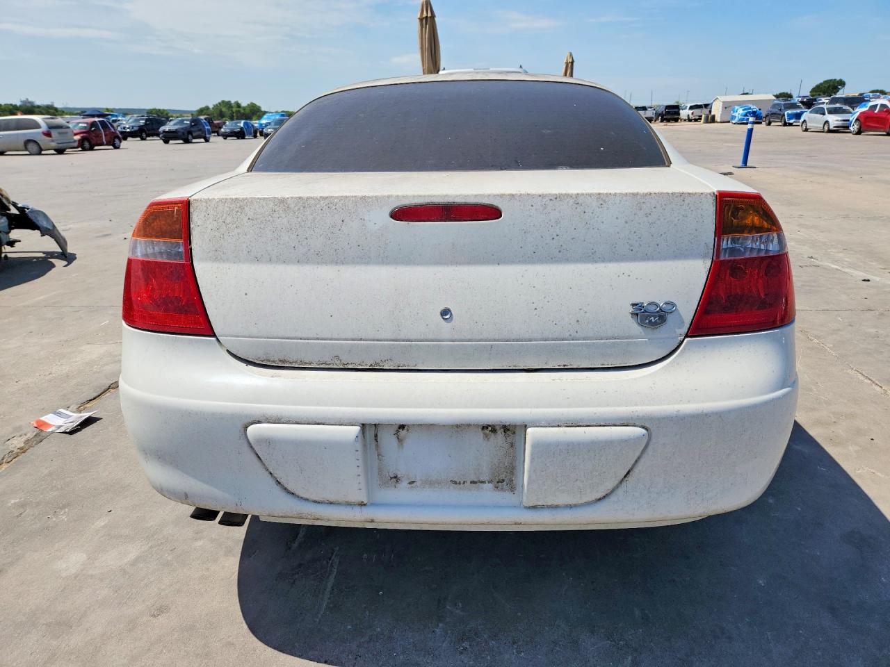 2003 Chrysler 300m White vin: 2C3AE66GX3H519784