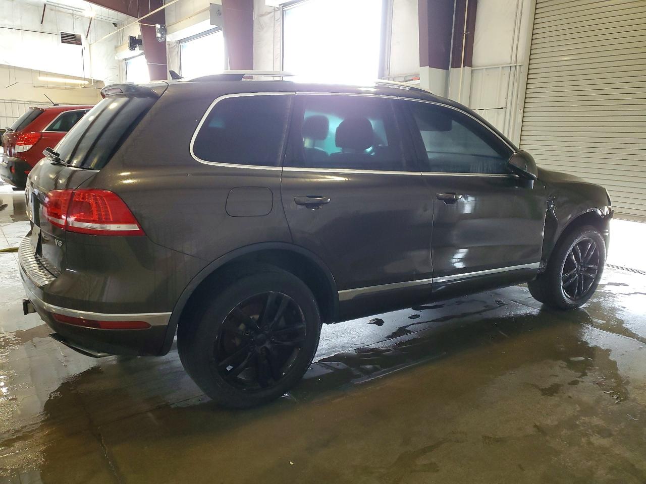 2015 Volkswagen Touareg V6 Brown vin: WVGEF9BP8FD006824