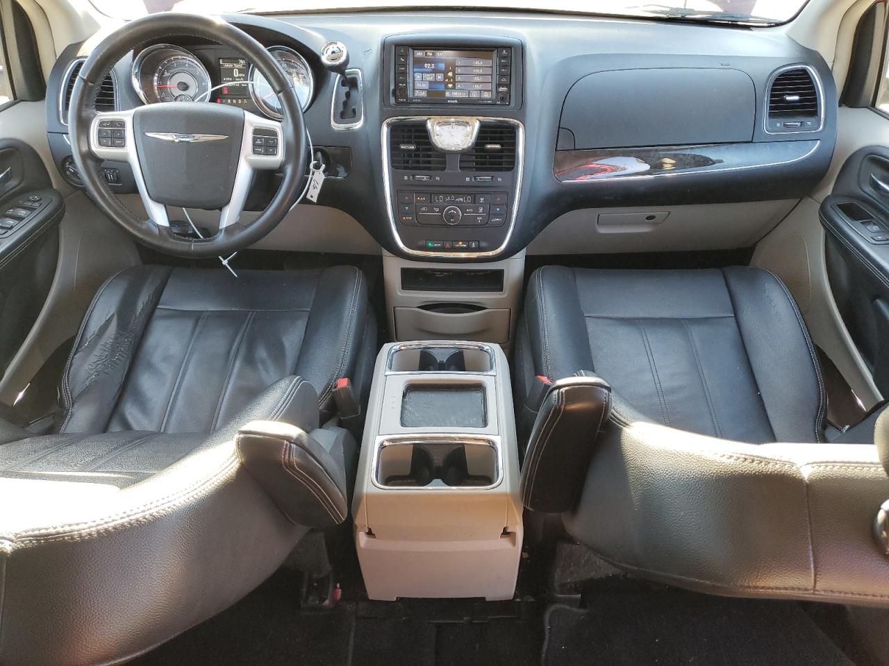 2014 Chrysler Town & Country Touring Red vin: 2C4RC1BG4ER437754
