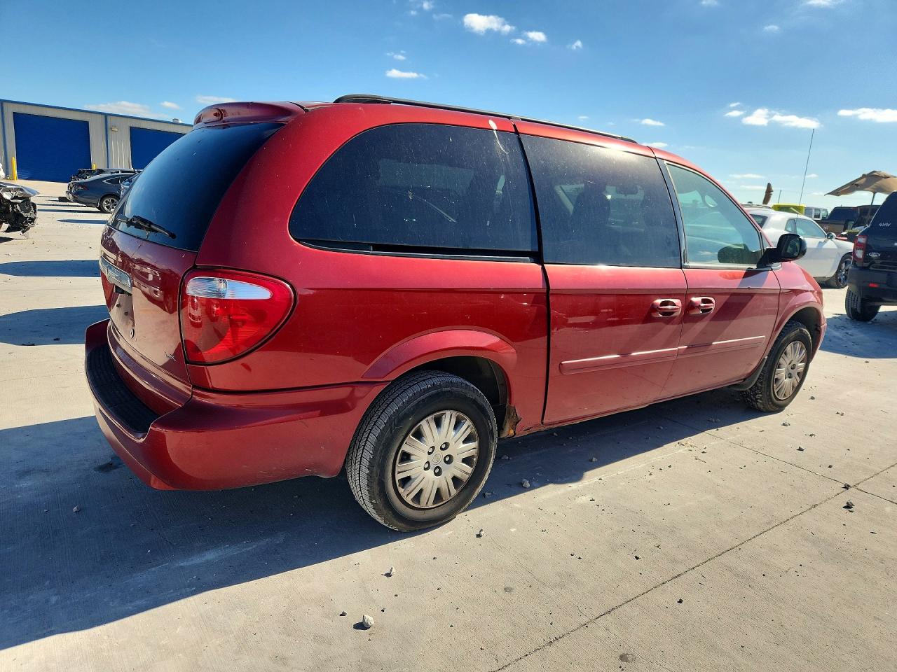 2007 Chrysler Town & Country Lx Red vin: 2A4GP44R87R340436