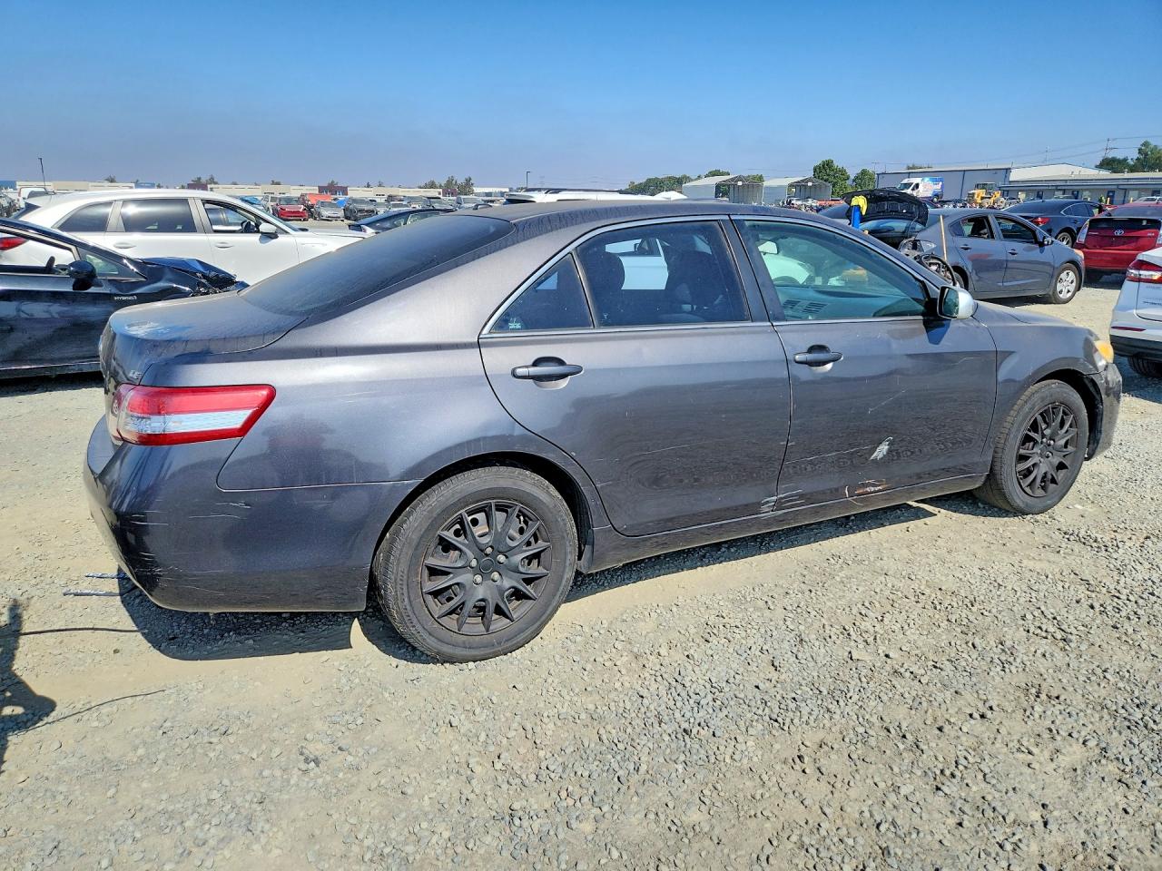 2011 Toyota Camry Le Gray vin: 4T4BF3EK6BR132874
