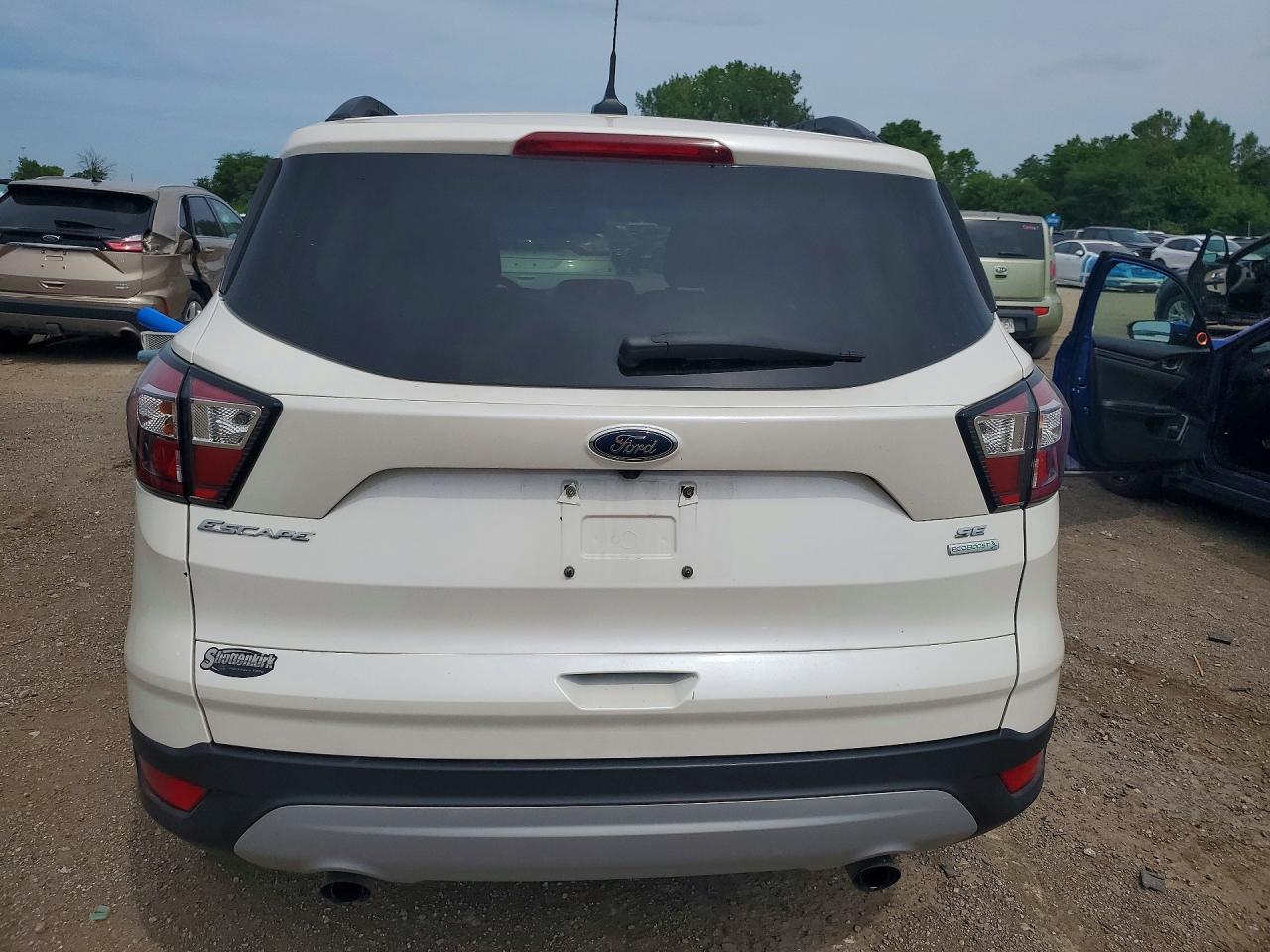 2018 Ford Escape Se White vin: 1FMCU0GD8JUC19062