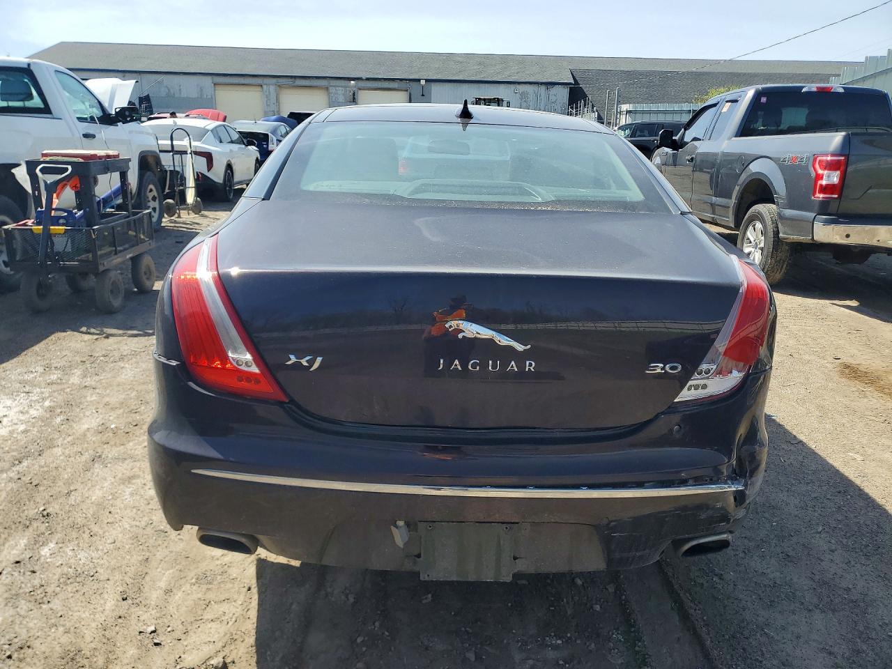 2013 Jaguar Xj Бордовый vin: SAJWA1C78D8V41800