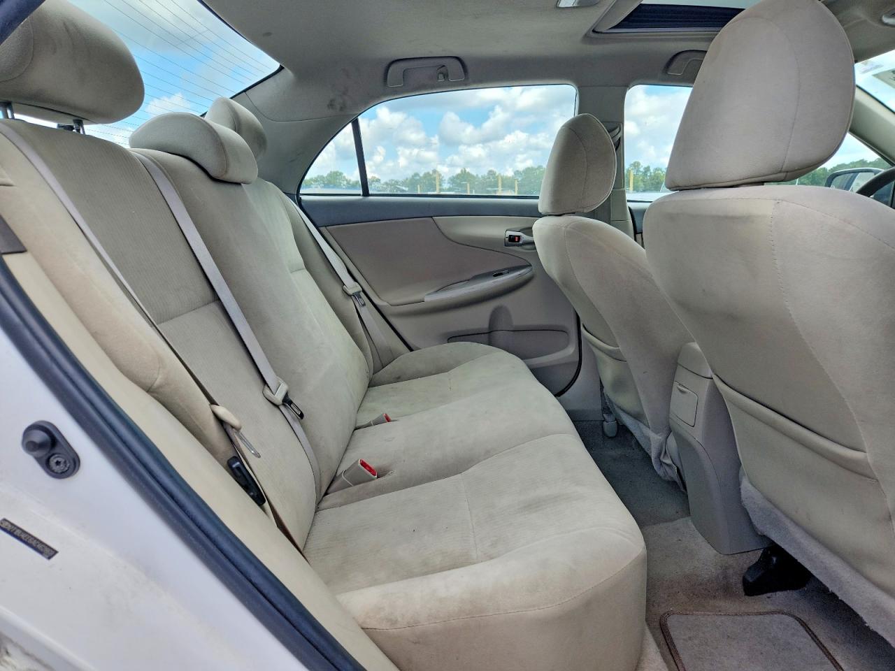 2010 Toyota Corolla Le White vin: 2T1BU4EE6AC462868