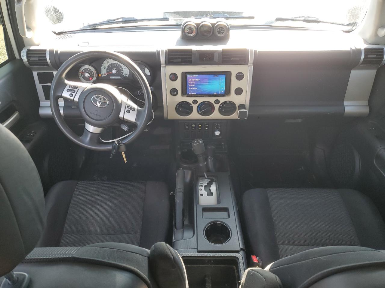 2013 Toyota Fj Cruiser White vin: JTEBU4BF6DK169998