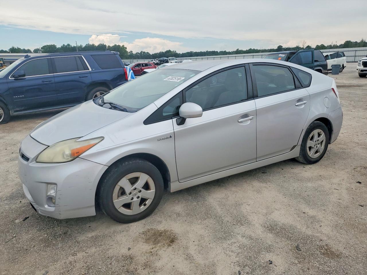 2011 Toyota Prius Two Серебряный vin: JTDKN3DU5B0276511