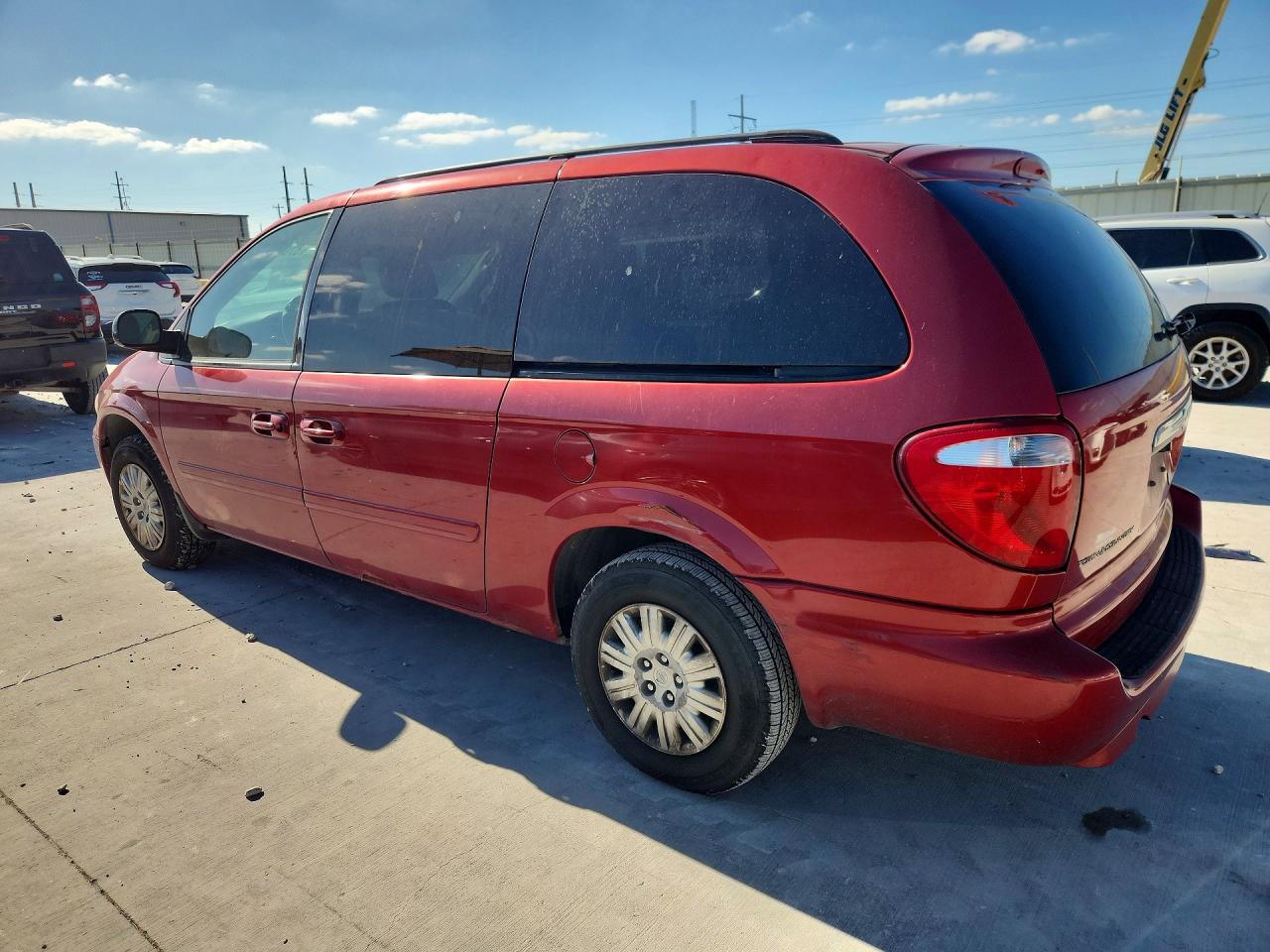 2007 Chrysler Town & Country Lx Red vin: 2A4GP44R87R340436