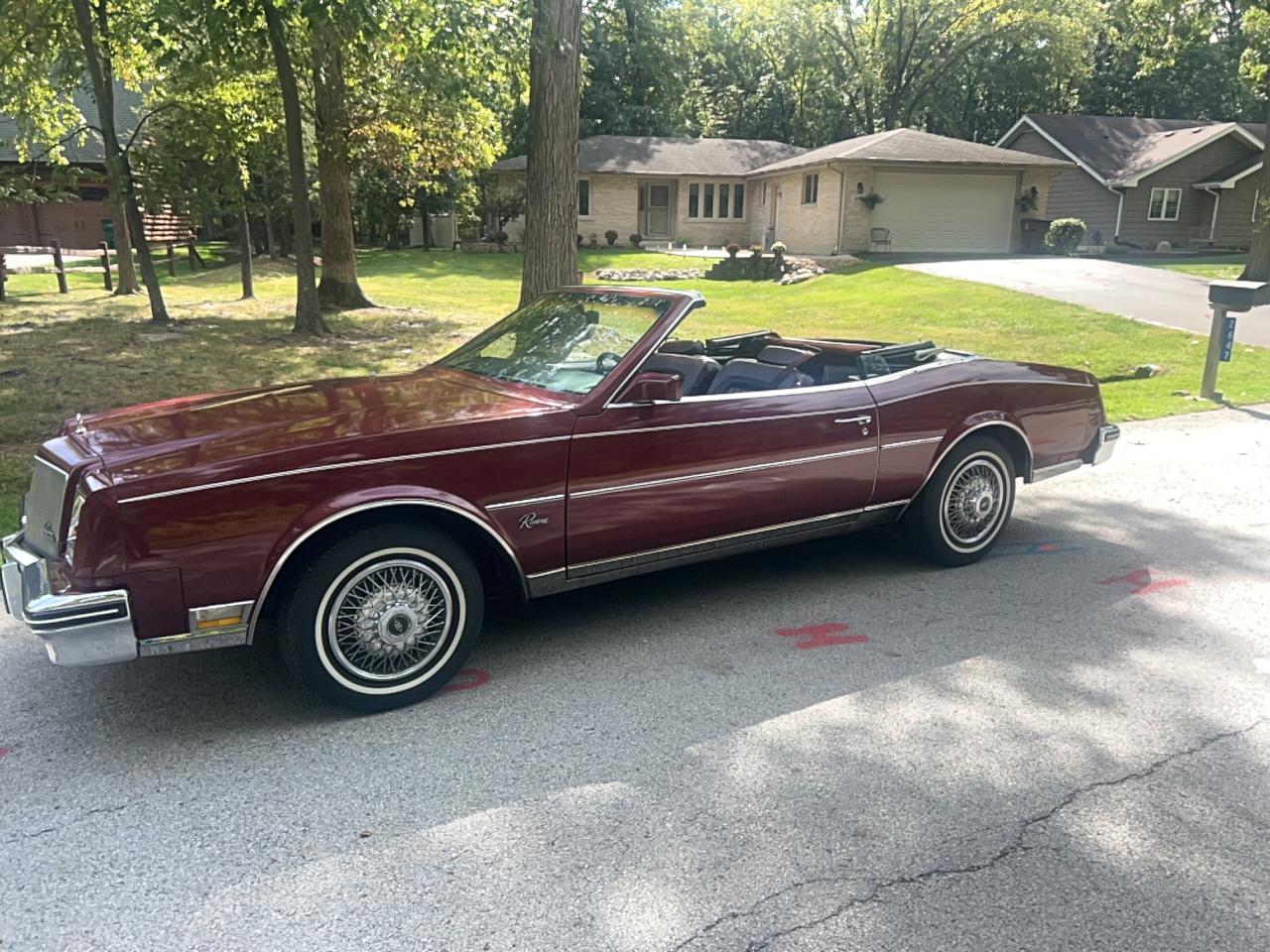1985 Buick Riviera Maroon vin: 1G4EZ67Y5FE447506