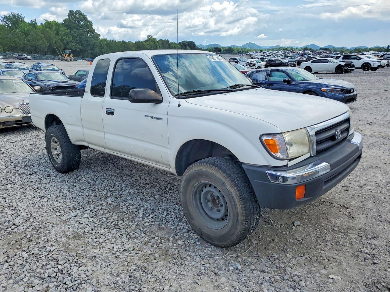 2000 Toyota Tacoma Xtracab Prerunner White vin: 5TESM92NXYZ703207