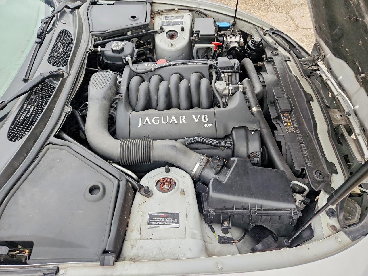 2001 Jaguar Xk8 Silver vin: SAJDA42C61NA20162
