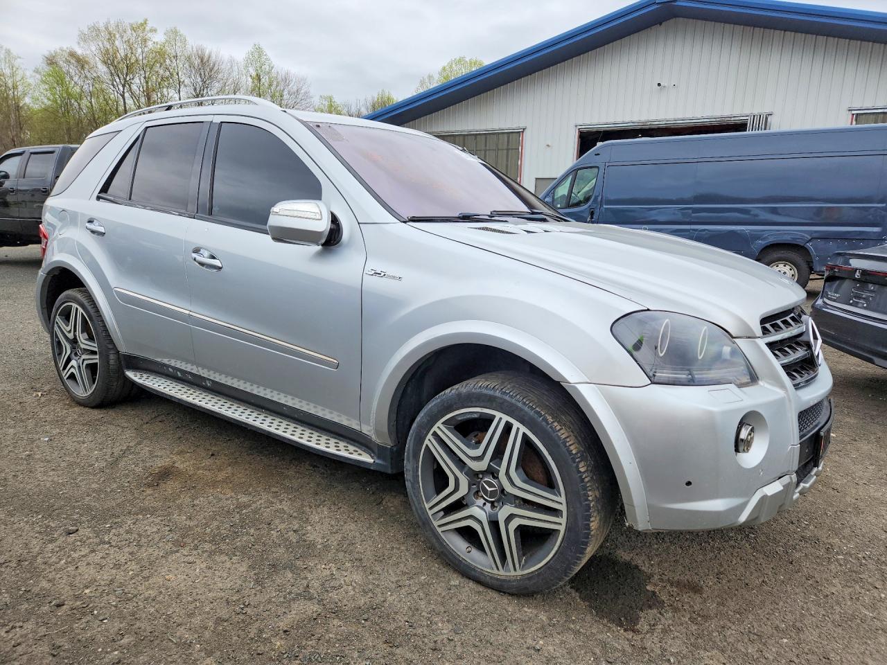 2010 Mercedes-benz Ml 550 4matic Серебряный vin: 4JGBB7CB7AA587779