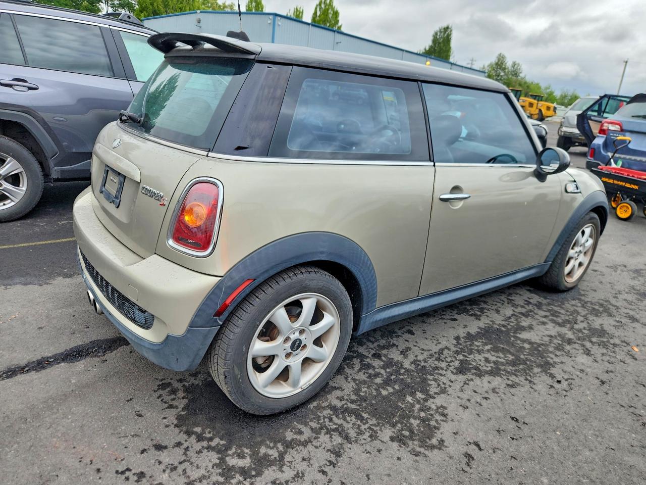 2007 Mini Cooper S Tan vin: WMWMF73517TV31343