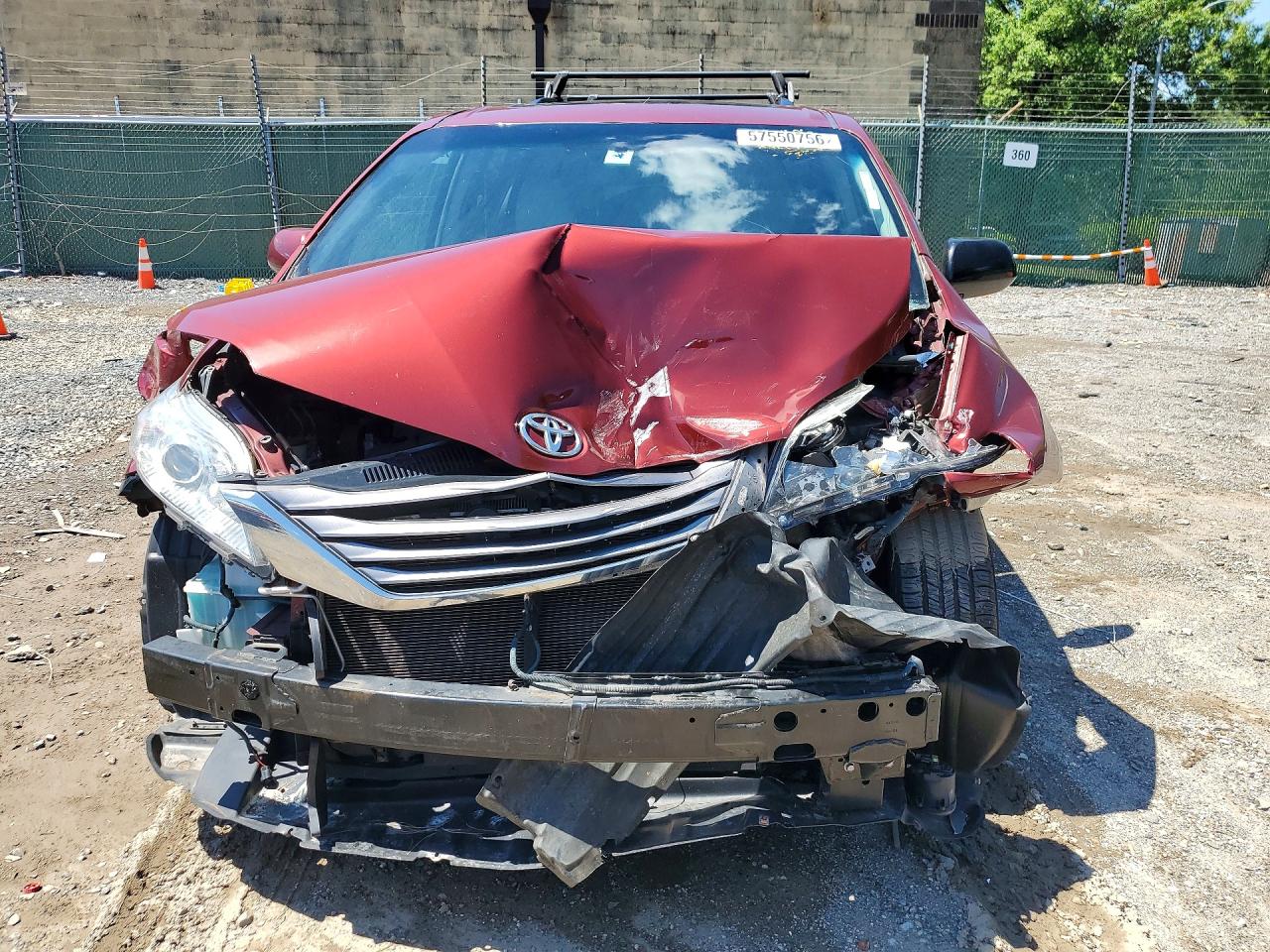 2015 Toyota Sienna Xle 8-passenger Maroon vin: 5TDYK3DCXFS655159