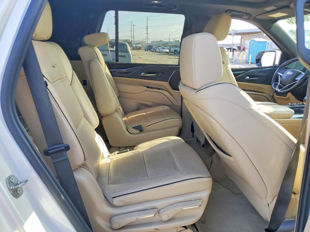 2021 Cadillac Escalade Premium Luxury White vin: 1GYS4BKLXMR273331