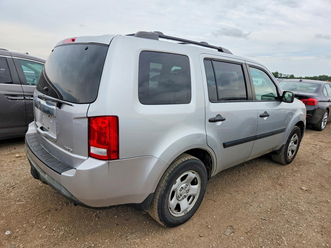 2012 Honda Pilot Lx Silver vin: 5FNYF4H20CB012847