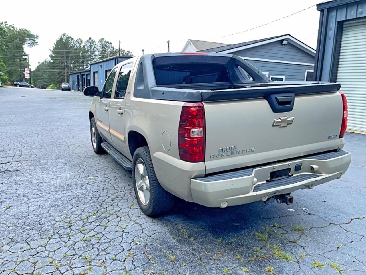 2008 Chevrolet Avalanche C1500 Gold vin: 3GNEC12008G272921
