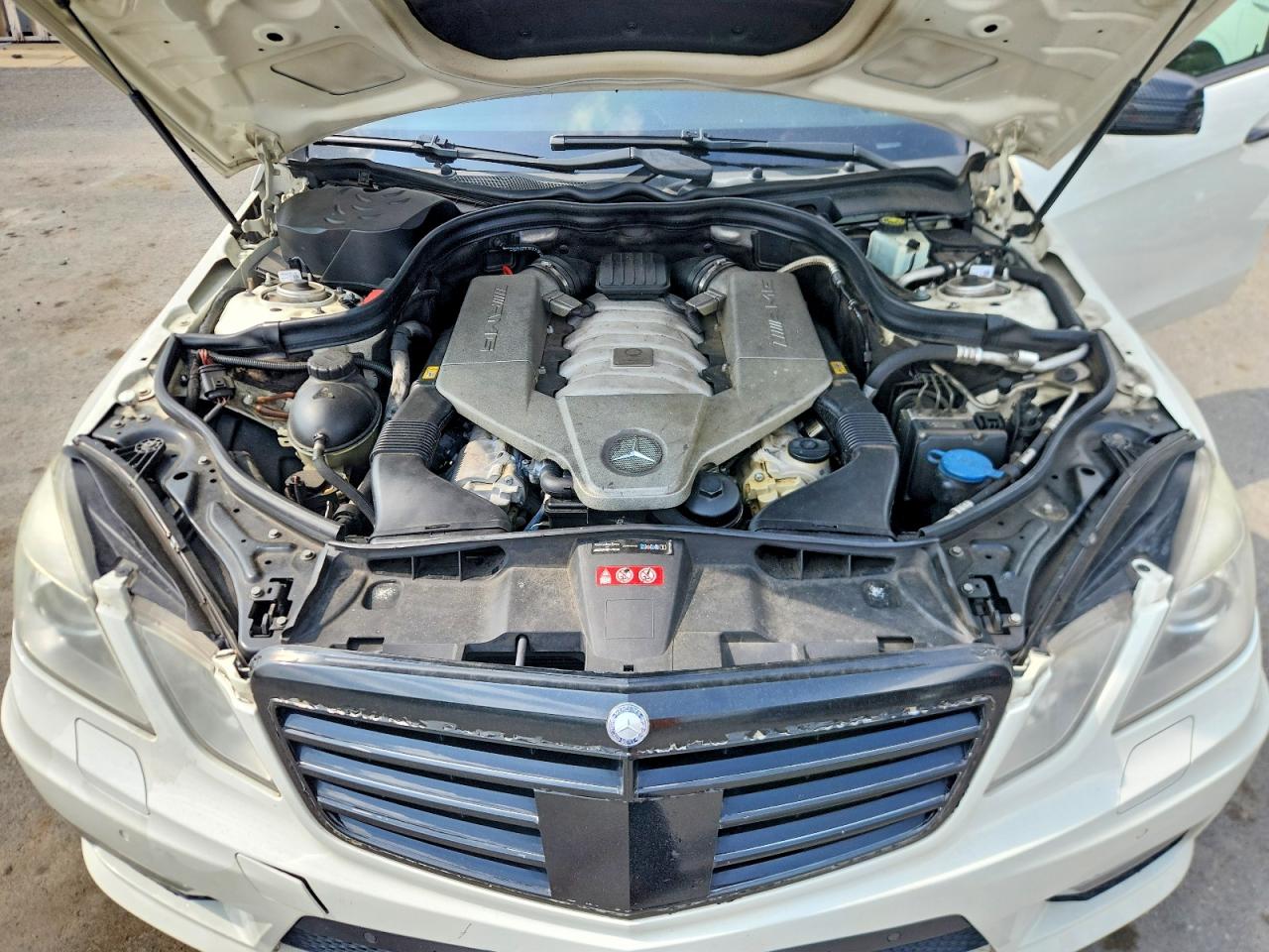 2010 Mercedes-benz E 63 Amg Белый vin: WDDHF7HBXAA117067