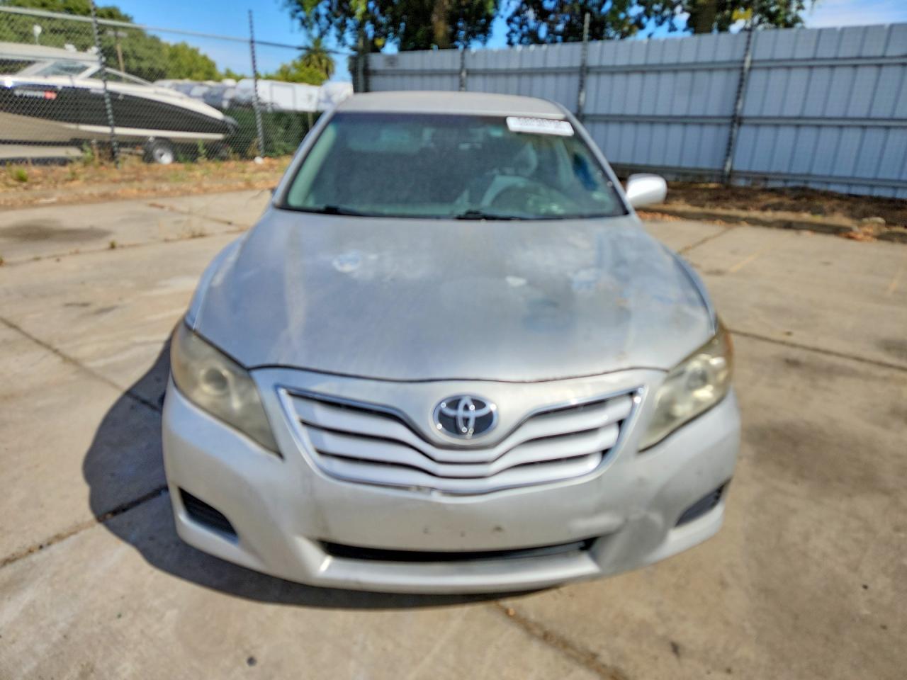 2011 Toyota Camry Le Silver vin: 4T4BF3EK1BR196076